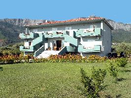 APARTMENTS ZEUS (ΕΜΜΑΝΟΥΗΛ ΕΛΕΝΗ ΕΜΜΑΝΟΥΗΛ ΒΑΣΙΛΙΚΗ ΟΕ)